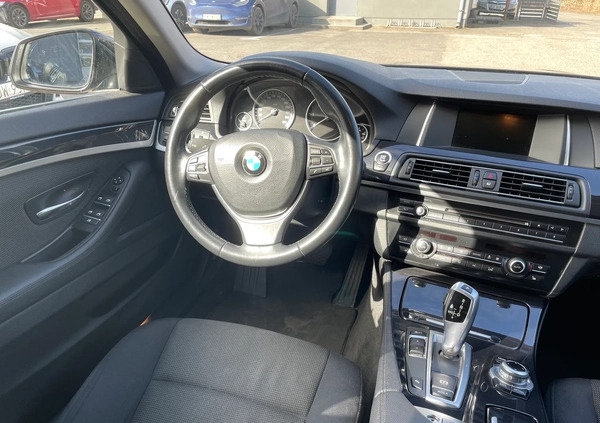 BMW Seria 5 cena 82700 przebieg: 161000, rok produkcji 2016 z Wrocław małe 742